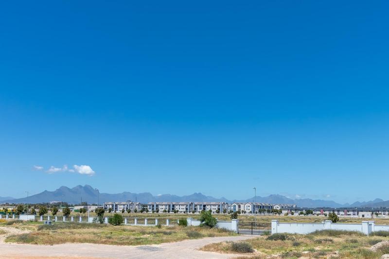2 Bedroom Property for Sale in Buhrein Western Cape